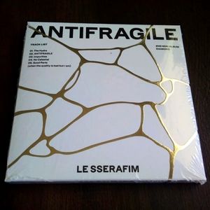 LE SSERAFIM "ANTIFRAGILE" album